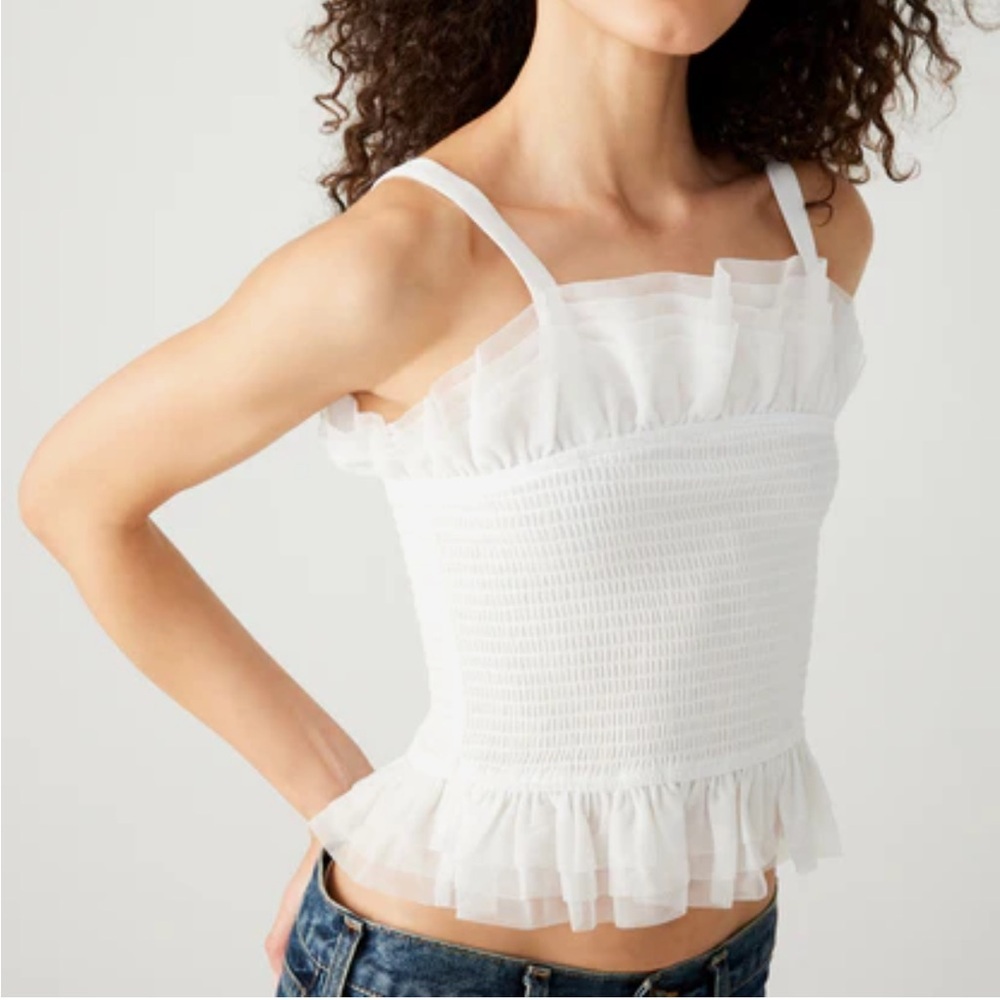 nwt STEVE MADDEN Rhiannon Ruffle Top
